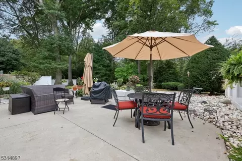 237 Forest Ave, Paramus, NJ 07652 photo 24