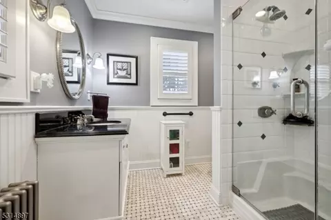 237 Forest Ave, Paramus, NJ 07652 photo 19