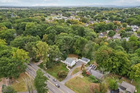 237 Forest Ave, Paramus, NJ 07652 photo 32