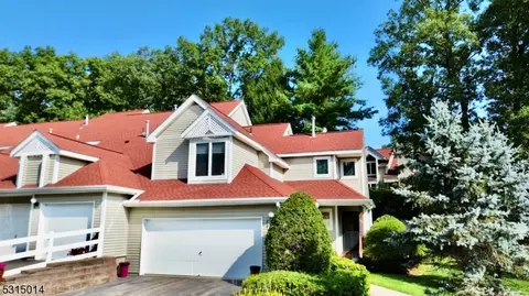 2 Stone House Ct, Jefferson, NJ 07438