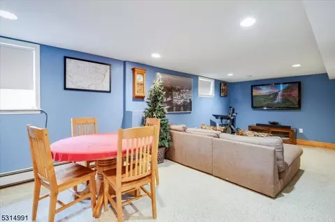 25 Burnside Pl, Haskell, NJ 07420 photo 14