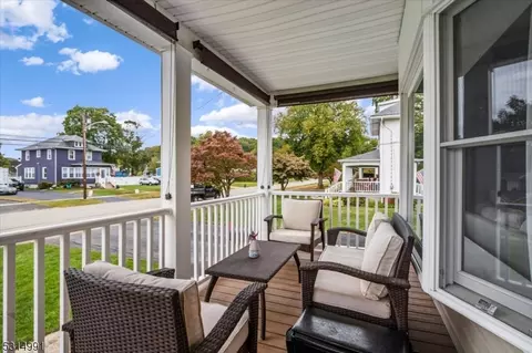25 Burnside Pl, Haskell, NJ 07420 photo 4