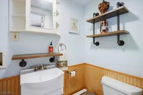 25 Burnside Pl, Haskell, NJ 07420 photo 13
