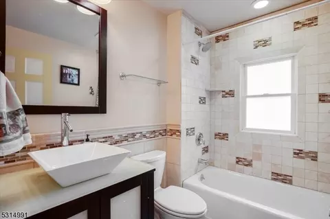 25 Burnside Pl, Haskell, NJ 07420 photo 20