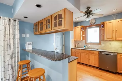 25 Burnside Pl, Haskell, NJ 07420 photo 9
