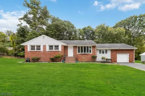 8 Nerewood Rd, Randolph, NJ 07869