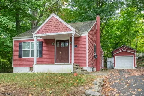 20 Wills Ave, Stanhope, NJ 07874