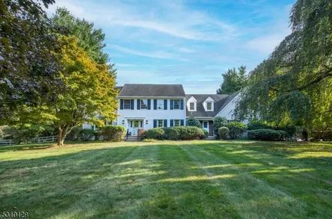 1 Viewpoint Ter, Lebanon, NJ 08833