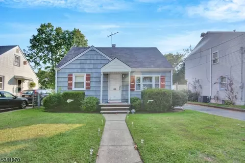 105 Elmwood Dr, Clifton, NJ 07013