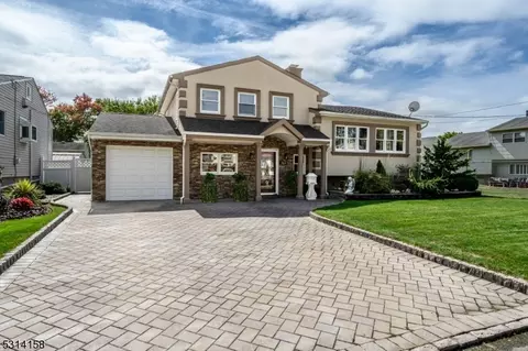 169 Cypress Dr, Woodbridge Twp, NJ 07067