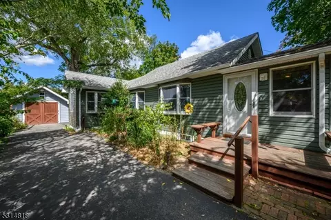 13 Oliver St, Toms River, NJ 08755