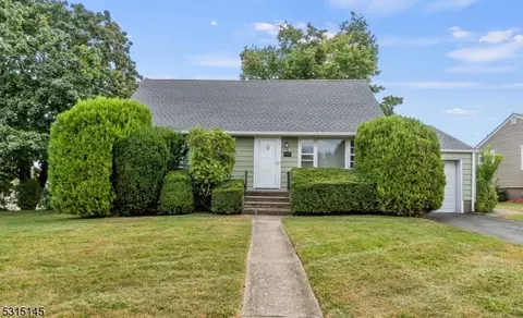 11 Paranya Ct, Clifton, NJ 07013