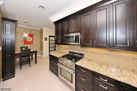 8003 Brittany Dr, Wayne, NJ 07470 photo 6