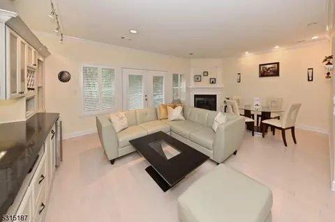 8003 Brittany Dr, Wayne, NJ 07470 photo 7