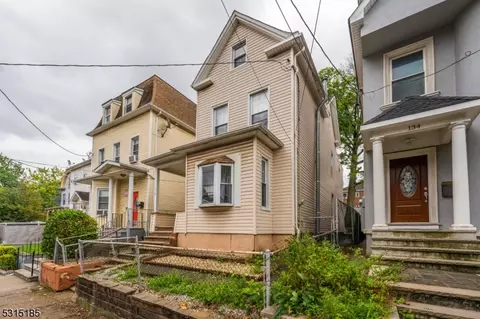 132 W Grand St, Elizabeth, NJ 07202