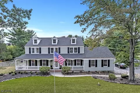 25 Kingswood Ct, Montgomery, NJ 08502