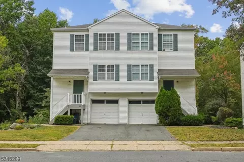 29 Railroad Ave, Netcong, NJ 07857