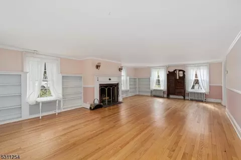 8 Orchard Rd, Middlesex, NJ 08846 photo 4