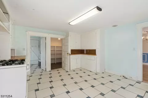 8 Orchard Rd, Middlesex, NJ 08846 photo 10