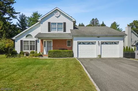 3 Maureen Rd, East Hanover, NJ 07936