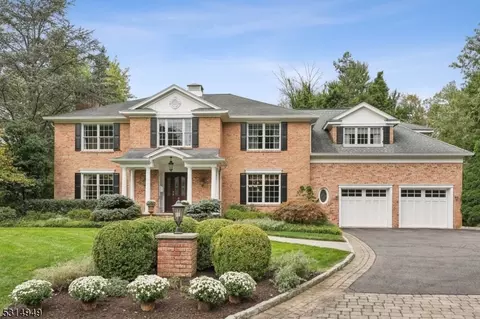 44 Lancaster Ct, New Providence, NJ 07974