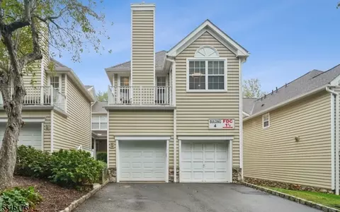 58 Springholm Dr, Berkeley Heights, NJ 07922