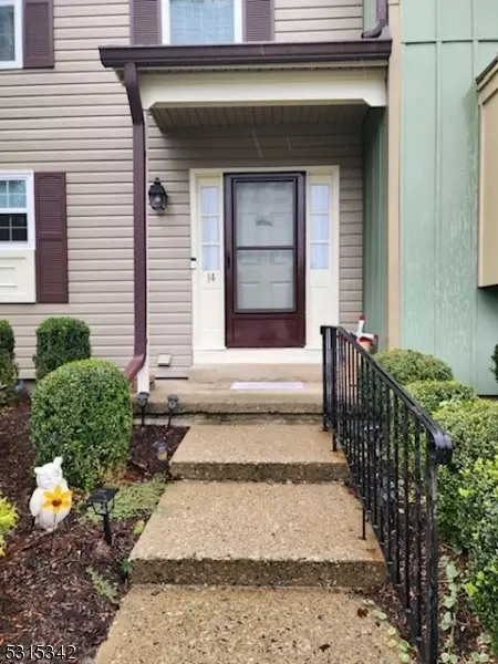 14 Great Horned Owl Ct, Hackettstown, NJ 07840