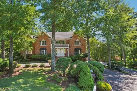 8 Michelle Way, Montville Twp, NJ 07058