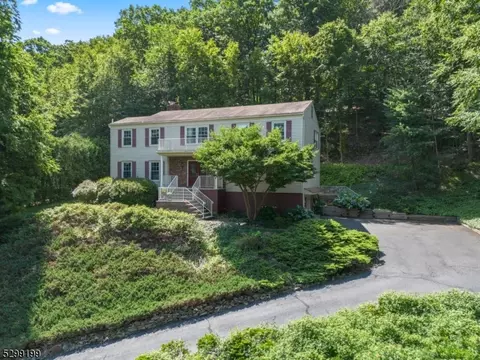 Exterior - 39 Springhill Rd, Randolph, NJ 07869 photo 2 of 11