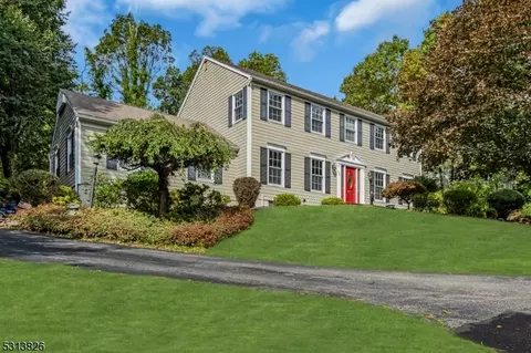 39 Mallard Dr, Hackettstown, NJ 07840