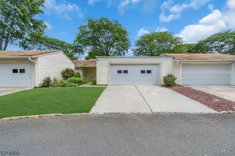 42 Catalpa Plz # B, Monroe Township, NJ 08831