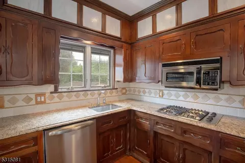 31 Augusta Dr, Wayne, NJ 07470 photo 19