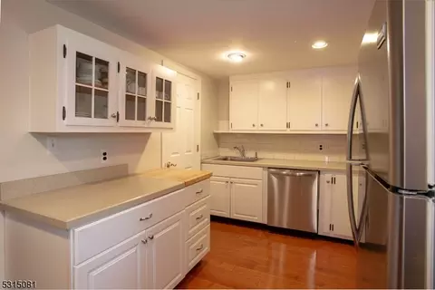 31 Augusta Dr, Wayne, NJ 07470 photo 16