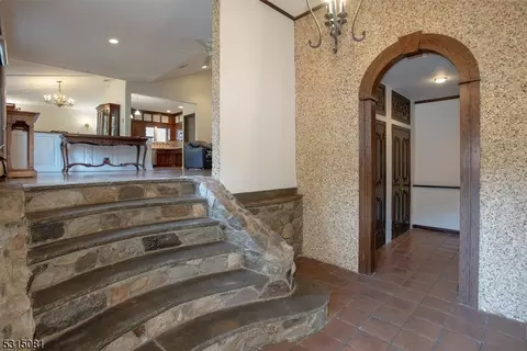31 Augusta Dr, Wayne, NJ 07470 photo 11