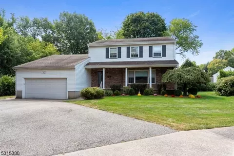 45 Pino Ct, Clifton, NJ 07013