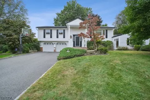 21 Laurel Ct, Verona, NJ 07044
