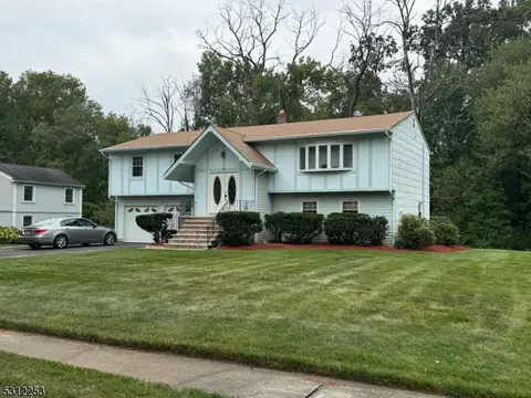 28 Clifford Dr, Montville Twp, NJ 07082
