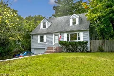 54 E Mahwah Rd, Mahwah, NJ 07430
