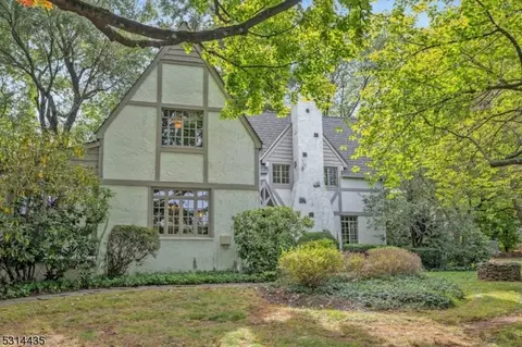 10 Blue Mill Rd, Morristown, NJ 07960
