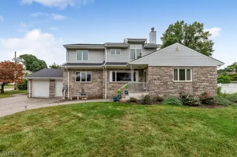 4 Yorkshire Rd, Clifton, NJ 07013