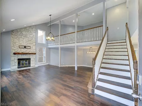 96 Kingsberry Dr, Somerset, NJ 08873