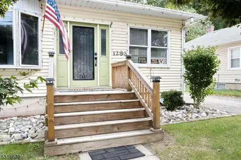 1286 Ringwood Ave, Wanaque Boro, NJ 07420 photo 3