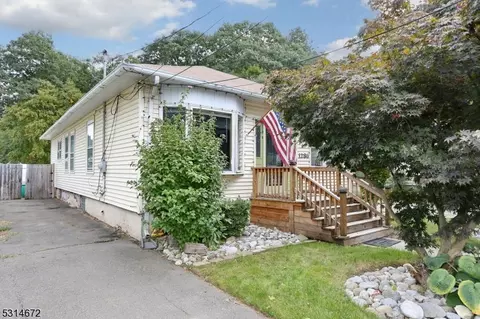 1286 Ringwood Ave, Wanaque Boro, NJ 07420 photo 2