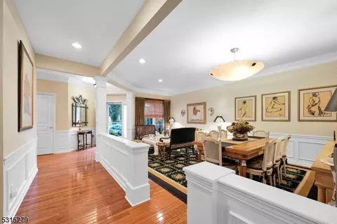 29 Thistle Dr, Paramus, NJ 07652 photo 13