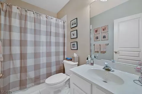 29 Thistle Dr, Paramus, NJ 07652 photo 35