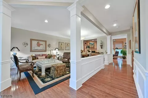 29 Thistle Dr, Paramus, NJ 07652 photo 19