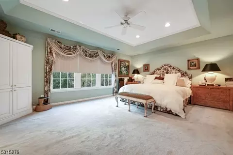 29 Thistle Dr, Paramus, NJ 07652 photo 28