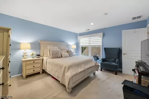 29 Thistle Dr, Paramus, NJ 07652 photo 25