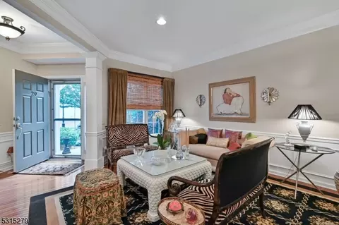 29 Thistle Dr, Paramus, NJ 07652 photo 17