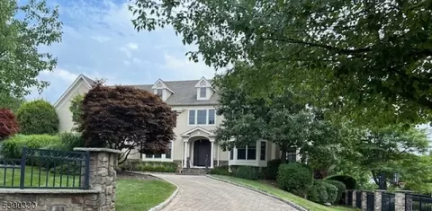 12 Sunshine Ln, Livingston, NJ 07039